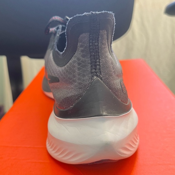 Nike Zoom Gravity - Picture 8 of 10